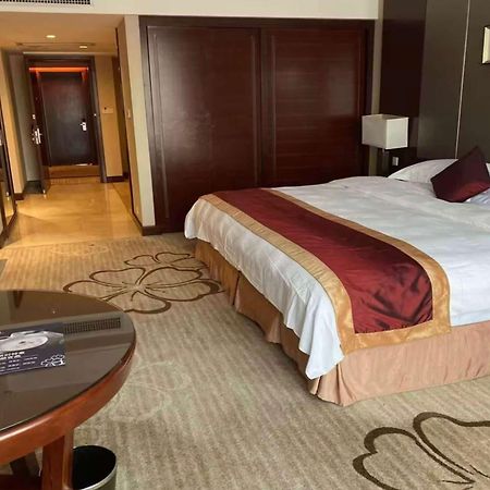 Ramada Plaza Shaoguan City Centre Exterior foto